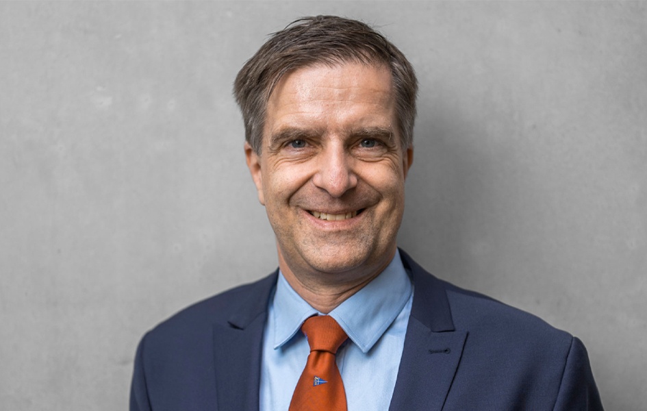 Dr Christoph Riemer